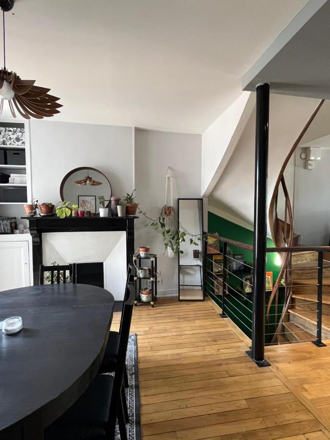 Duplex De Charme En Centre Ville Avec Terrasse ブリーブ・ラ ・ガイヤルド エクステリア 写真