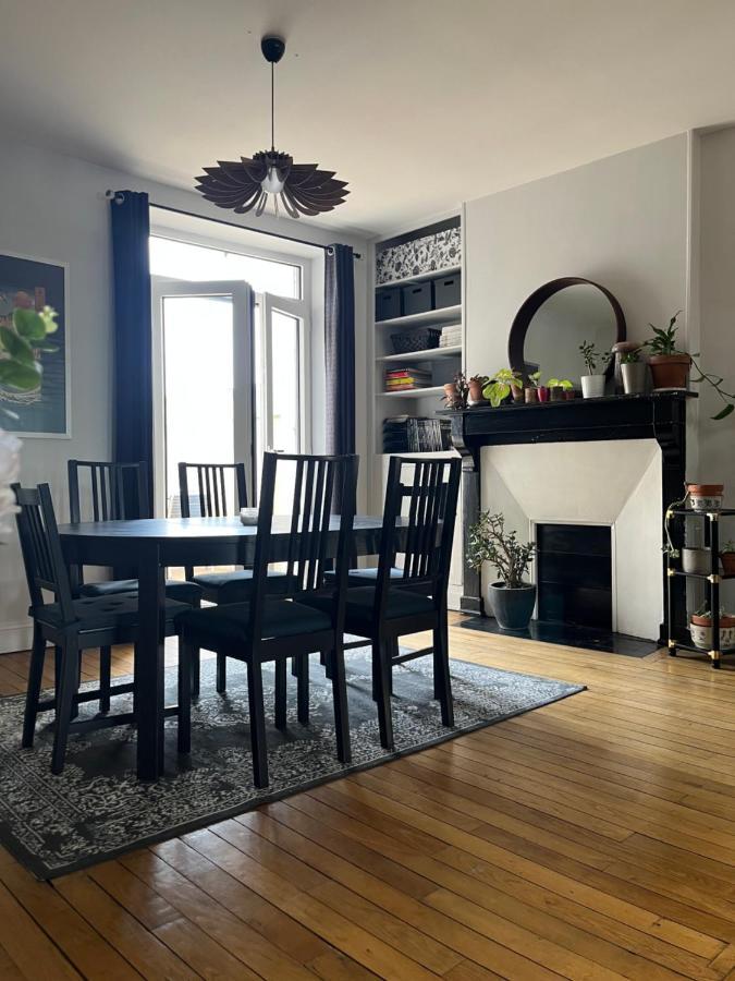 Duplex De Charme En Centre Ville Avec Terrasse ブリーブ・ラ ・ガイヤルド エクステリア 写真